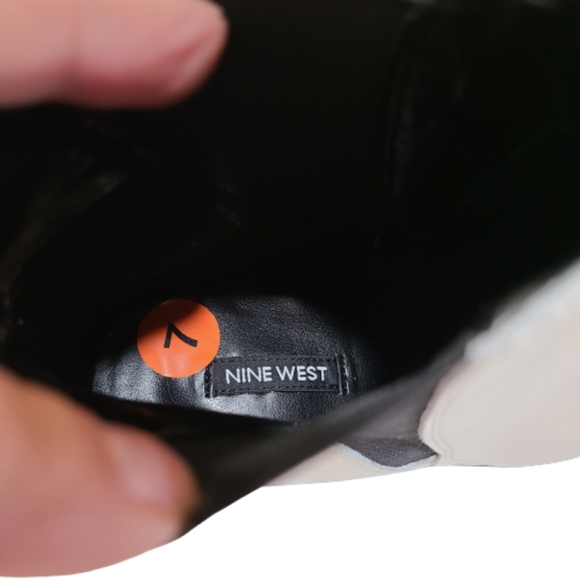 Nine West Danzy Chelsea Ankle Boots Women's Size 7 White Leather - Picture 8 of 16